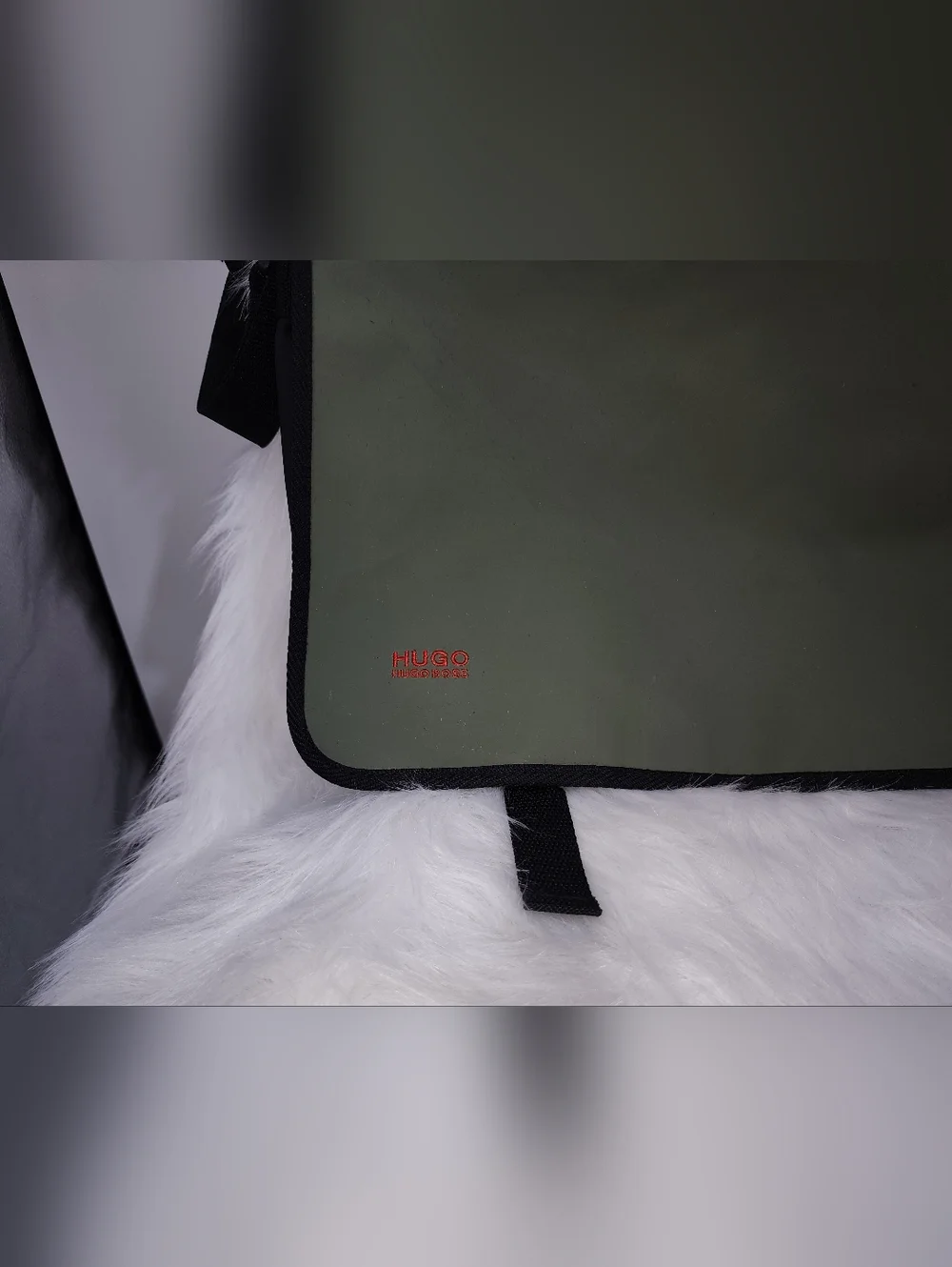 Hugo Boss Men’s Messenger Shoulder Bag Olive Green, Large VINTAGE